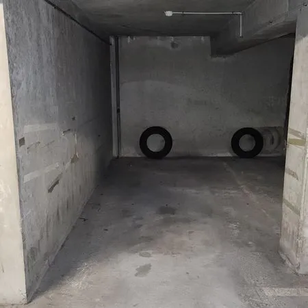 Place de parking souterraine - Champ des Oiseaux