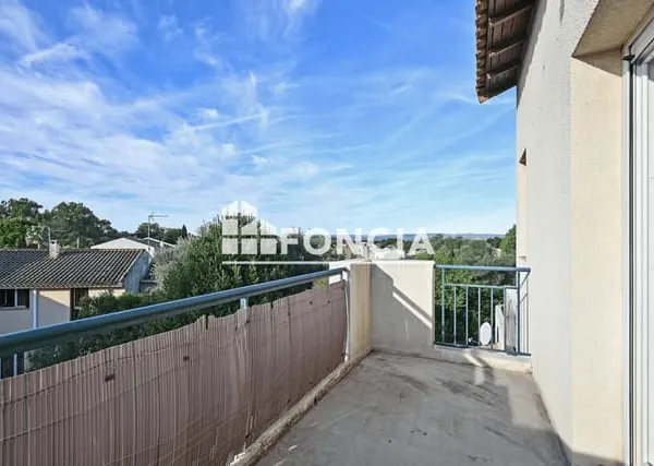 Appartement deux pièces avec terrasse garage