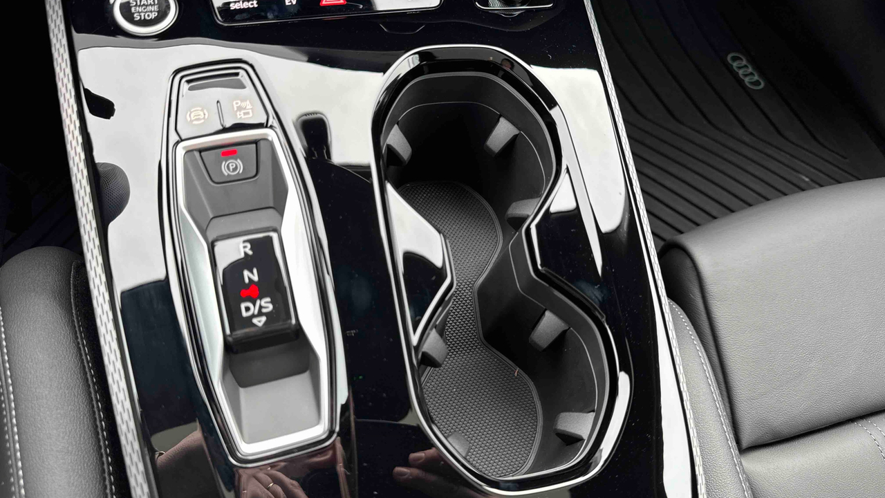 Audi A5 Avant e-hybrid 299 ch S tronic 7 Quattro — photo 12