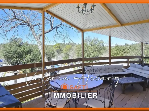 Rocbaron : Terrain de 293 m² avec chalet de 58 m², 2 chambres, terrasse, atelier...