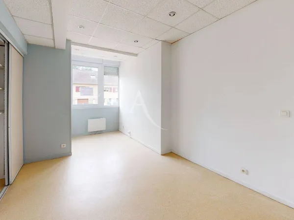 Local commercial 61 m²