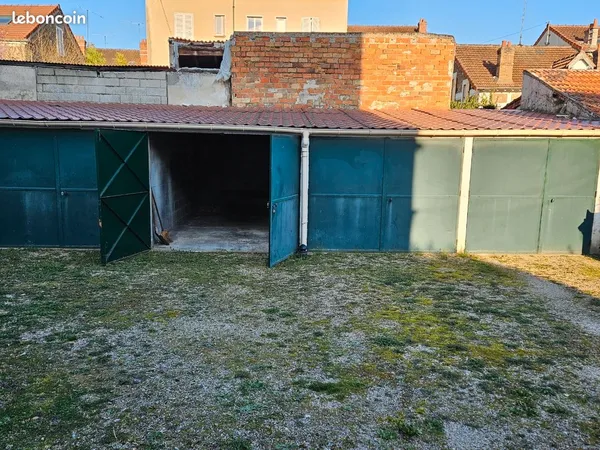 Garage box location