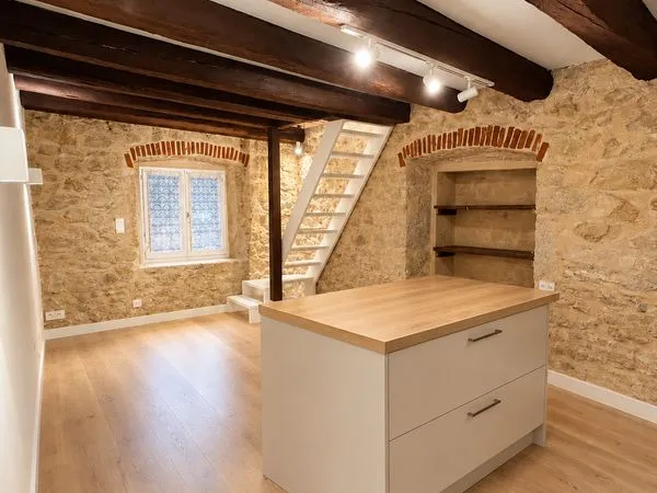 Location étudiante T2 Duplex meublé - Annecy centre proche commodités