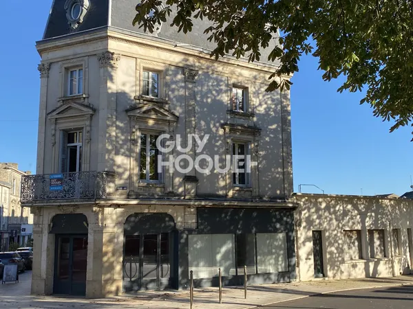 Local d'activité 251 m²
