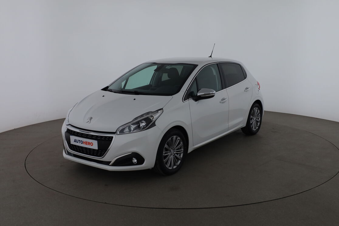 Peugeot 208 1.2 PureTech Allure EAT6 — photo 1