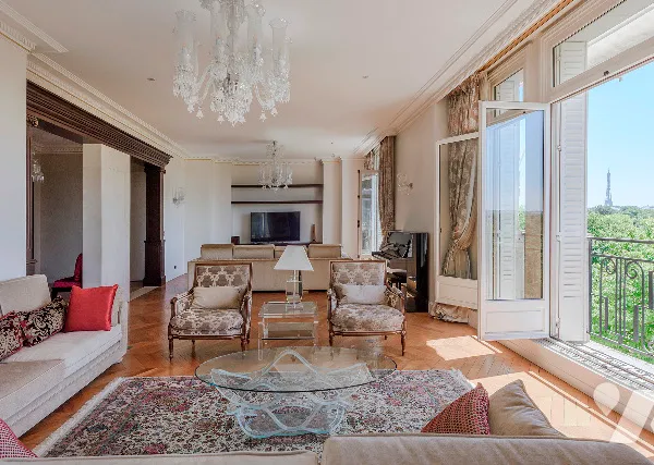 Appartement 6 pièces 275 m²