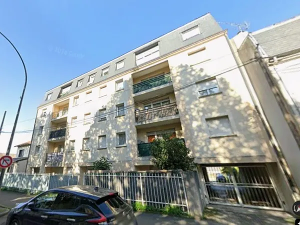Vaujours Beau F2 de 60 m2 avec balcon et parking