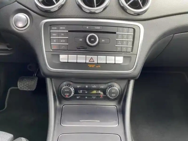 Mercedes Gla 200 inspiration 7g-dct — photo 14