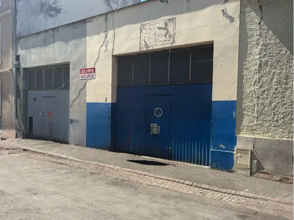 Local / garage / stockage de 160m2