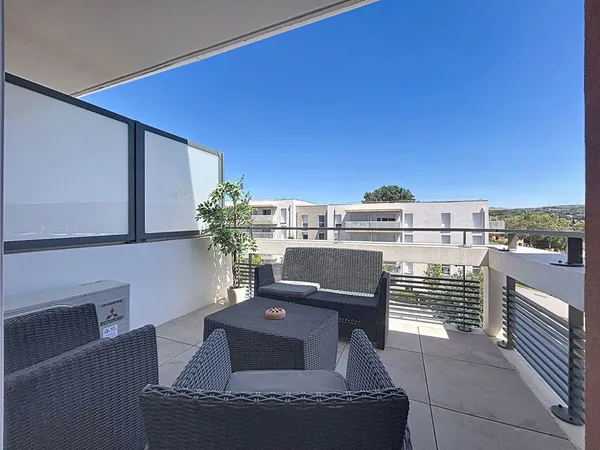 Avec terrasse de 8 m2 et 1 parking