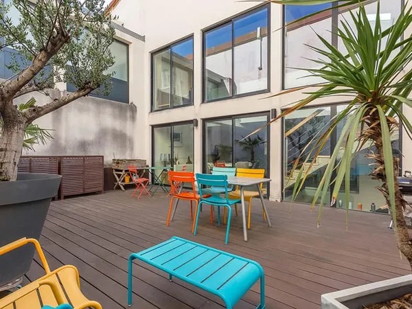 Loft contemporain avec patio quartier Monplaisir