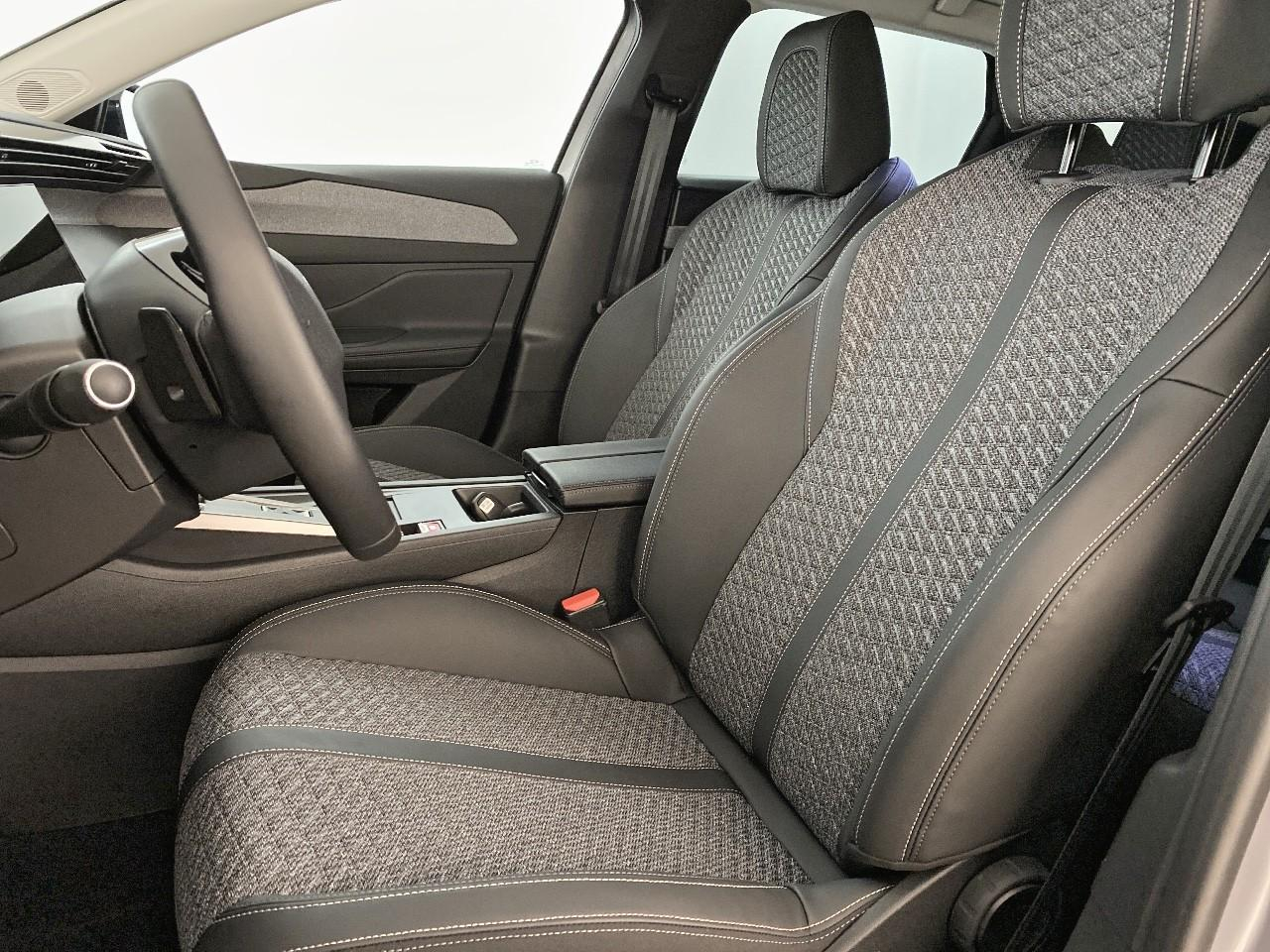 Peugeot 308 sw hybrid 145 e-dcs6 allure — photo 9