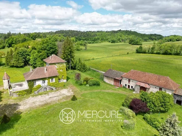 Maison 11 pièces 311 m²