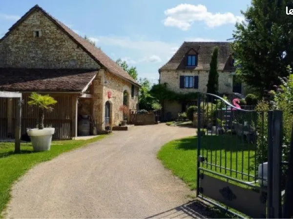 Maison de caractère rénovée + grange