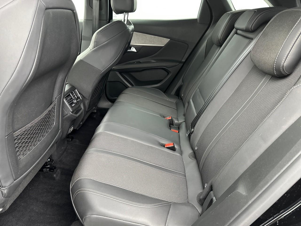 Peugeot 3008 puretech 130ch s&s eat8 gt — photo 12