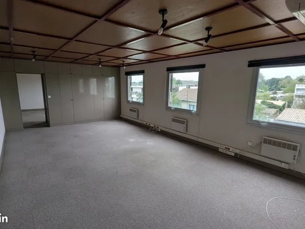 Bureaux 58 m² Saint-Médard-en-Jalles
