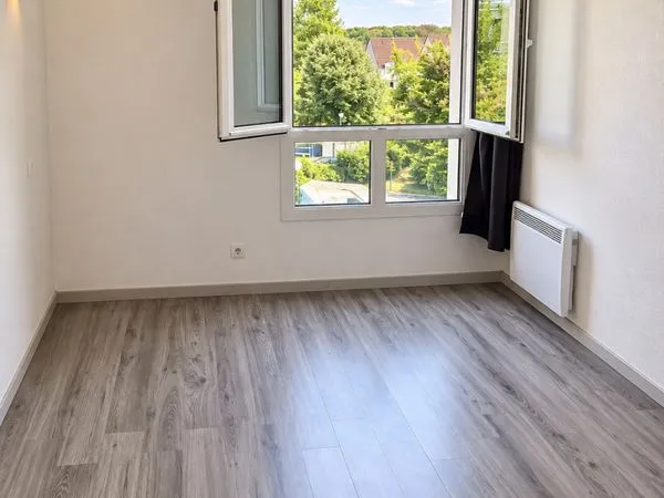 Studio cergy le haut avec parking