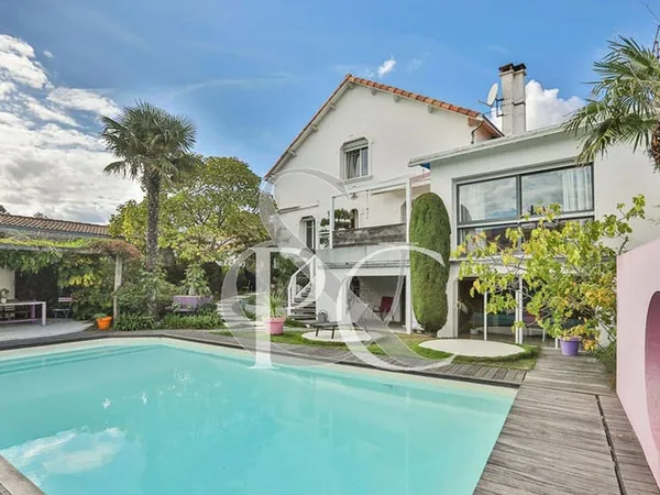 Maison 6 pièces 170 m²