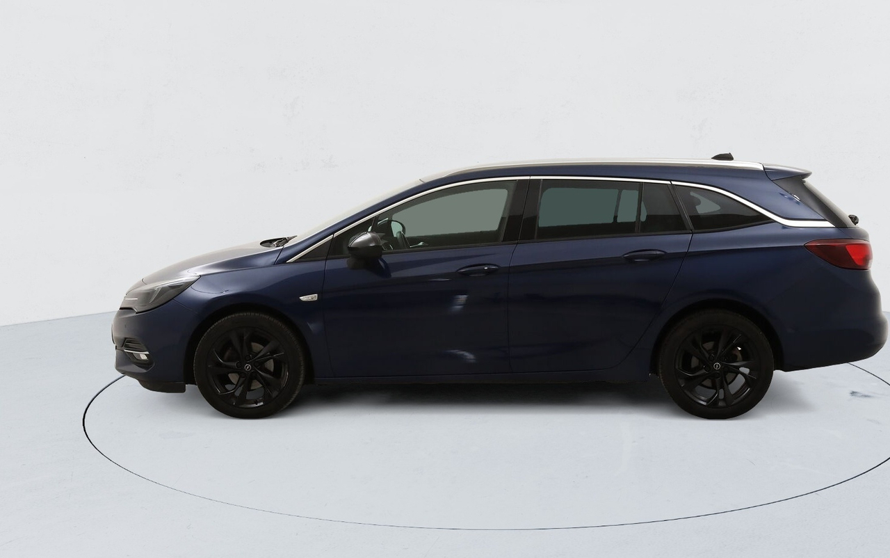 Opel Astra Sports Tourer — photo 2