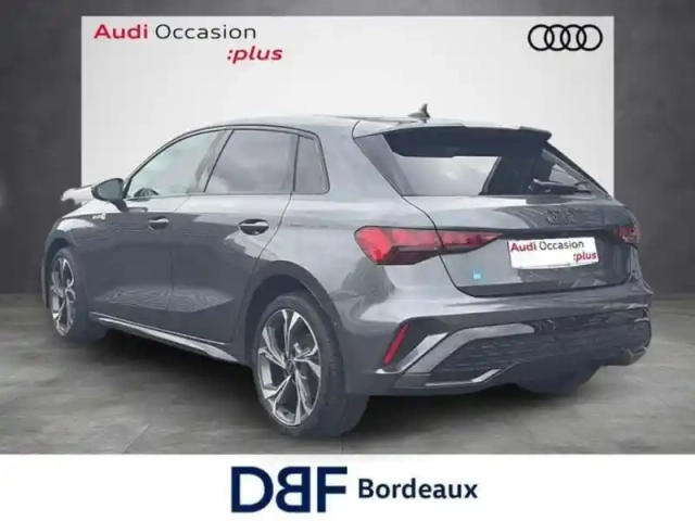 Audi A3 tfsi e hybride rechargeable 204 s tronic 6 s line — photo 3