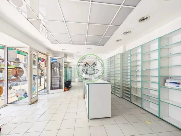 RARE ! Murs commerciaux Saint Raphael centre