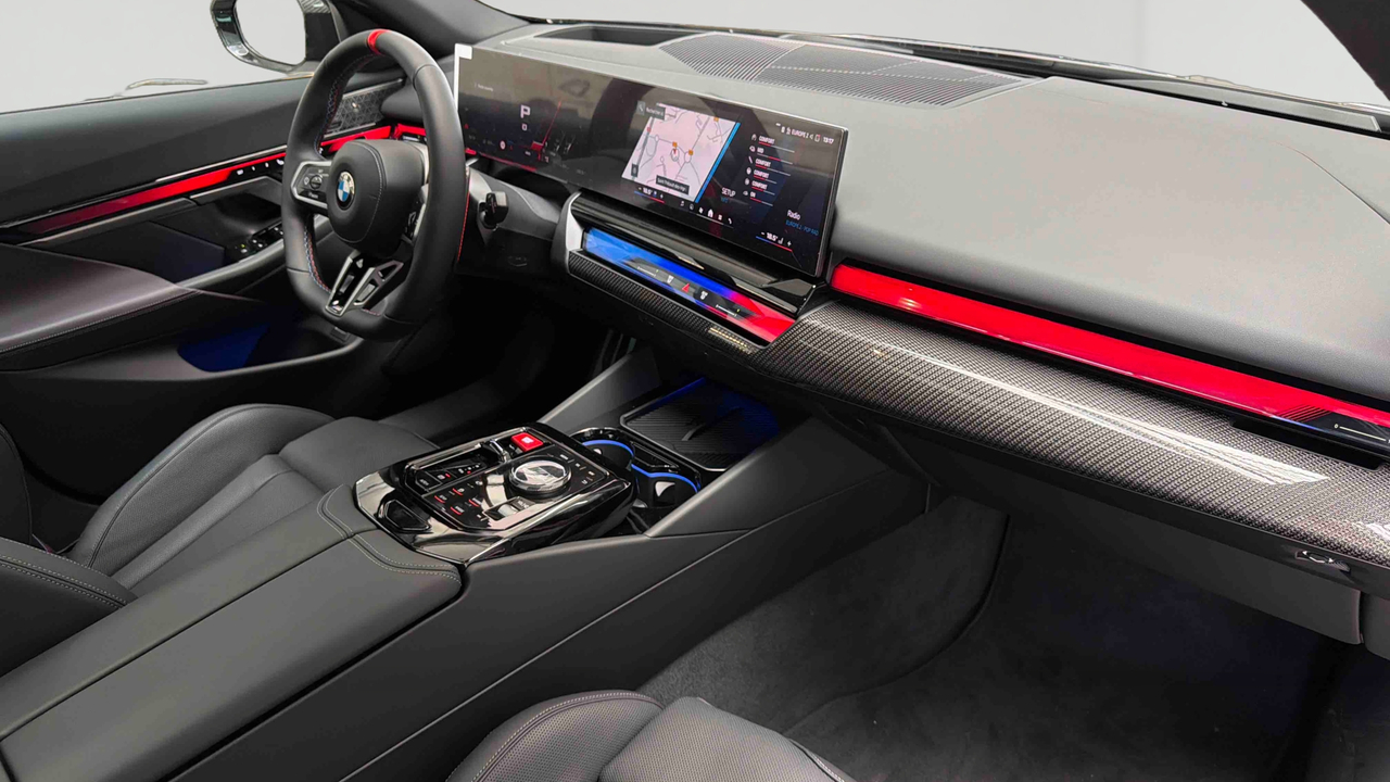 BMW M5 Touring PHEV 727 ch BVA8 — photo 23