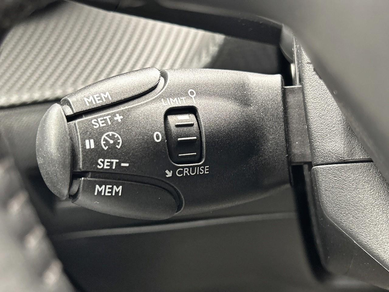 Peugeot 208 puretech 100 s&s bvm6 style — photo 20