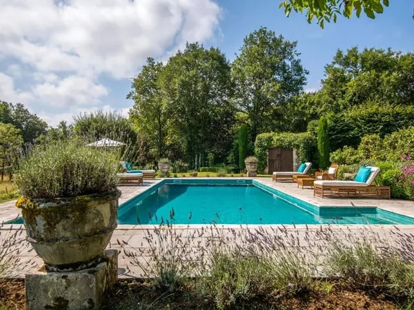 Maison 15 pièces 450 m²