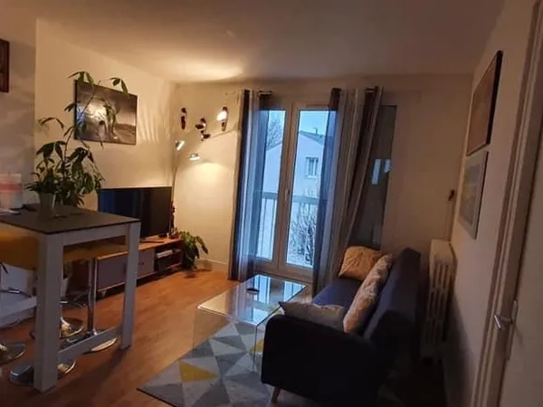 CHAMBRE À LOUER 3 minutes à pieds de la Gare de MASSY - PALAISEAU