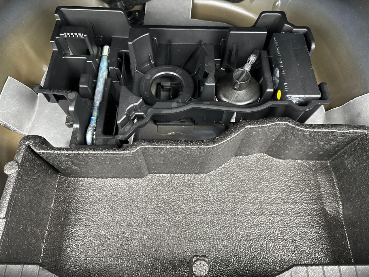 Peugeot 2008 puretech 100 s&s bvm6 allure — photo 33