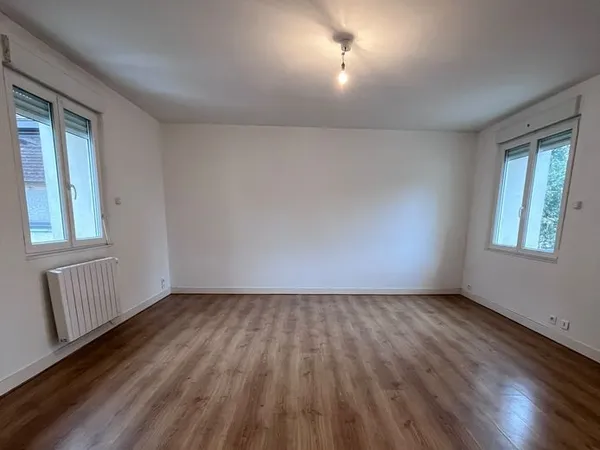 Appartement 1 pièce 31m2 - location 78