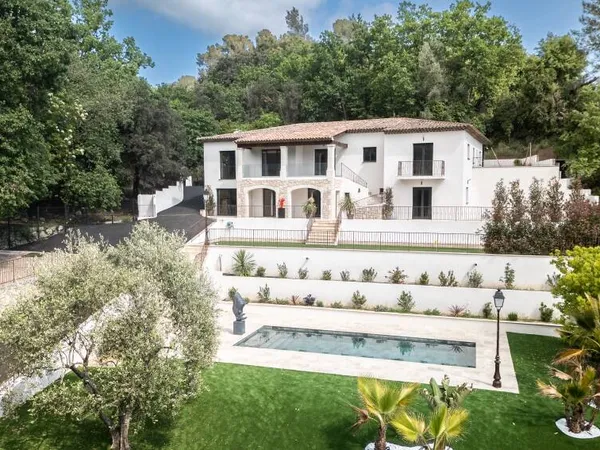 Maison 6 pièces 300 m²