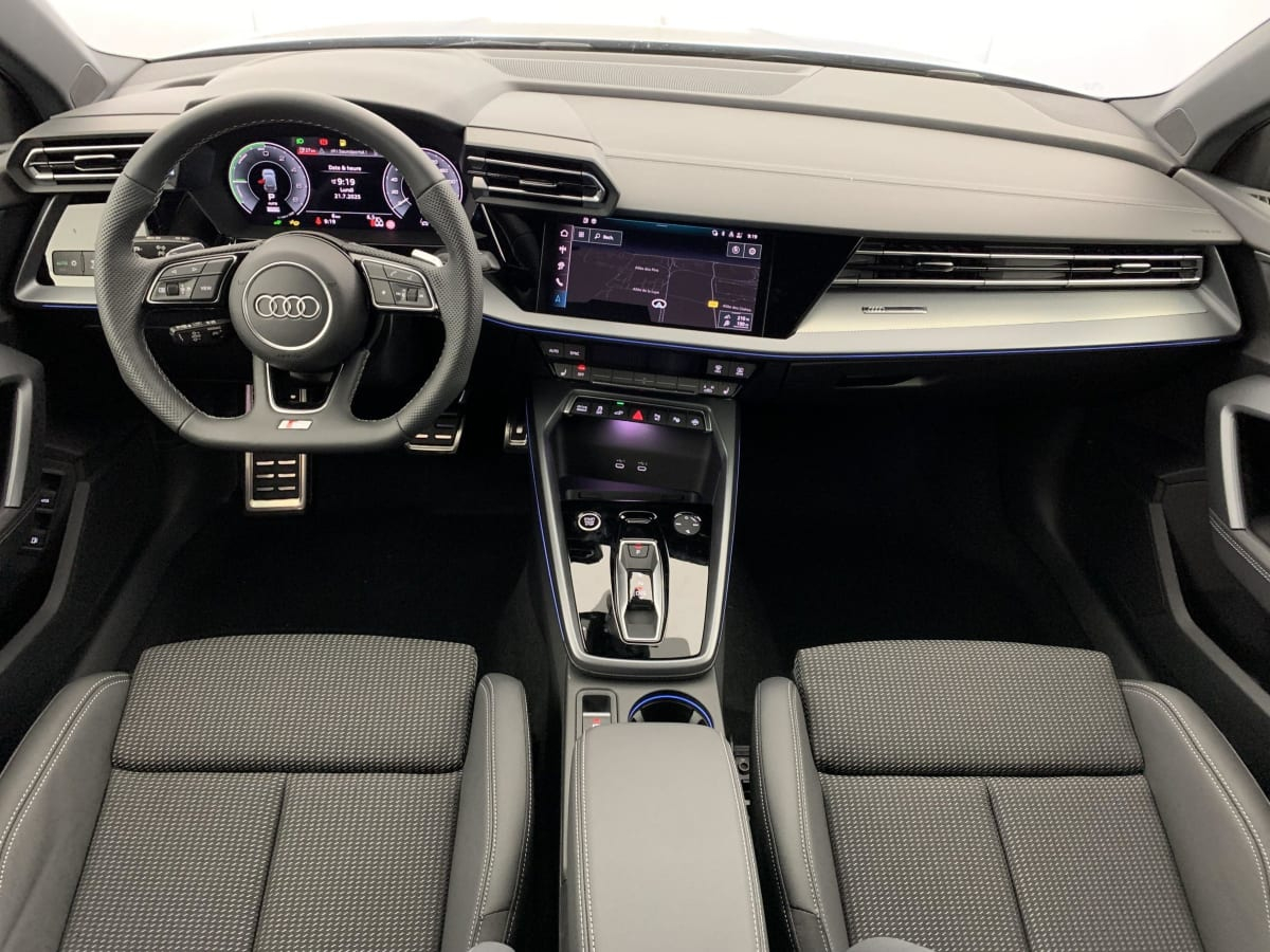 Audi A3 Sportback — photo 12