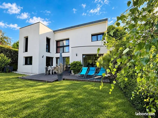 Villa 6 pièces 166 m²