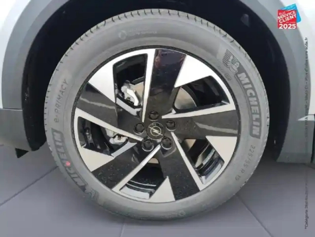 Opel Grandland 1.2 turbo hybrid 145ch gs e-dct6 — photo 10