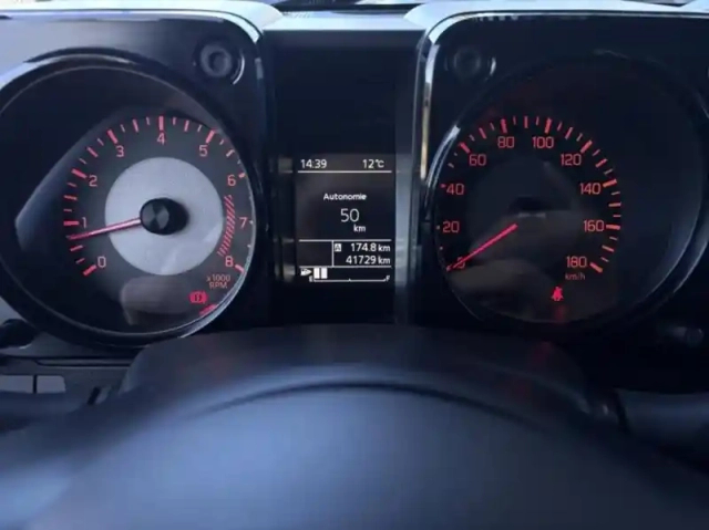 Suzuki Jimny 1.5 vvt privilège — photo 10