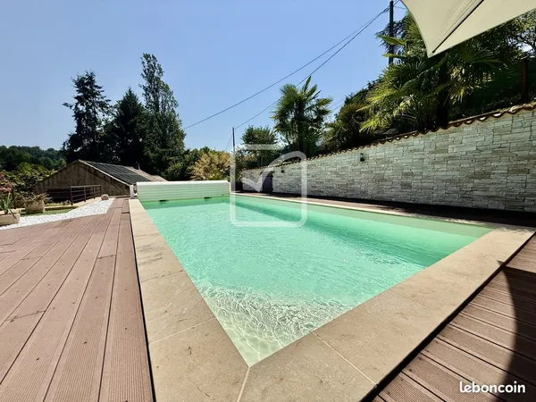 Maison 11 pièces 263 m²
