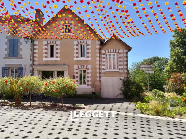 Maison 8 pièce(s), ABJAT-SUR-BANDIAT