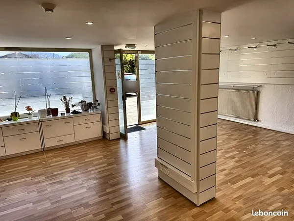 Local commercial / bureaux 150 m² - av. G. Clemenceau - Cluses