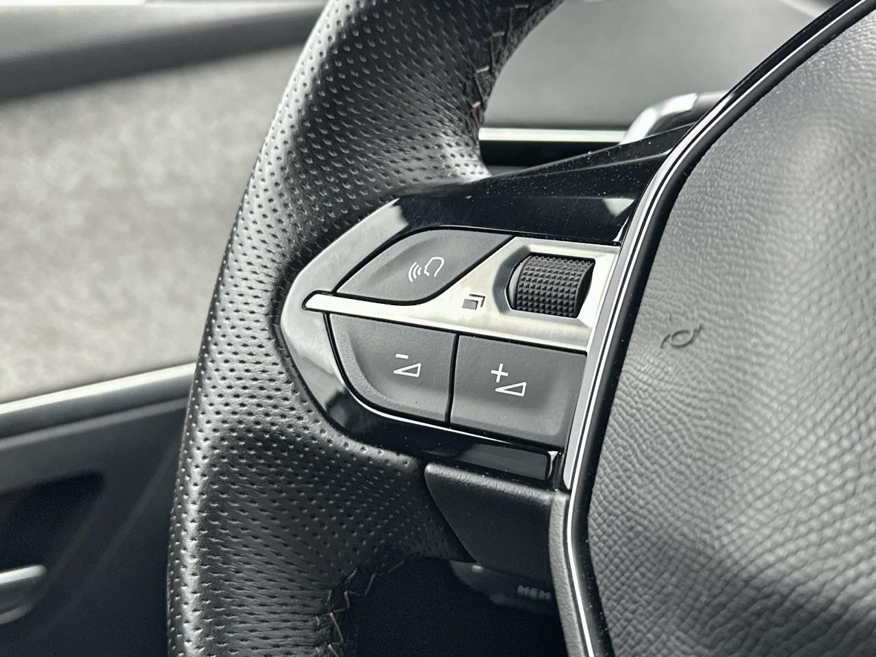 Peugeot 3008 puretech 130ch s&s eat8 gt pack — photo 18