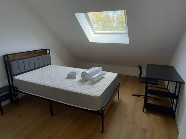 🏡 Colocation - Chambre meublée de 14 m² dans grande maison rénovée de 190 m² avec jardin de 550 m²