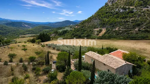 Maison 12 pièces 460 m²
