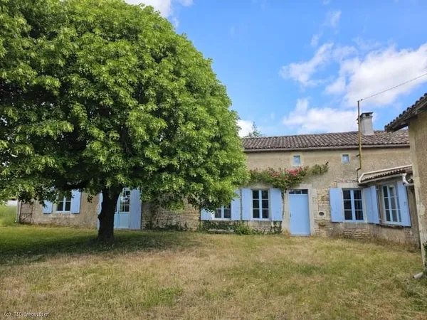 Ancienne Ecole à Rénover avec Dépendance et Jardin