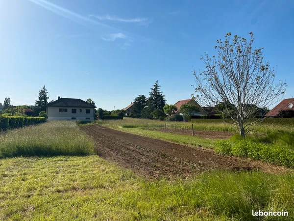Terrain à bâtir à vendre à Avanne-Aveney (Doubs)