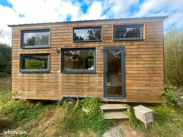 Terrain constructible viabilisé avec permis et Tiny House