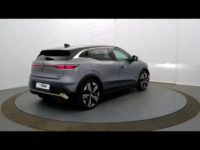 Renault Megane e-tech electric 220ch iconic autonomie confort -25 — photo 4