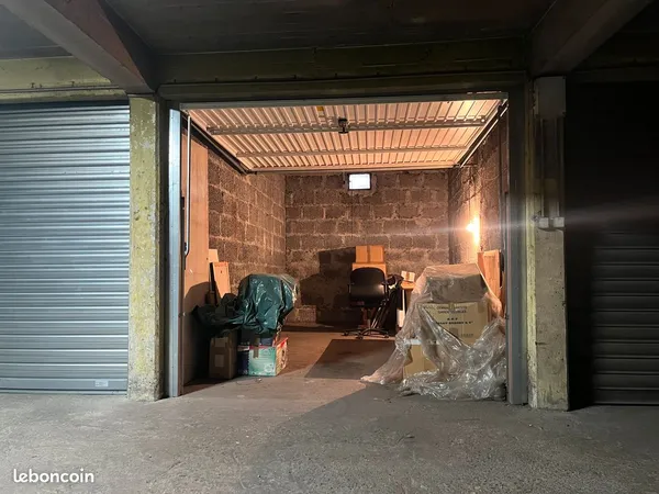 Garage Box individuel fermé-sécurisé quartier Berriat/Ampère