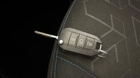 Peugeot 2008 1.2 PureTech 82ch E6.c Signature S&S — photo 16