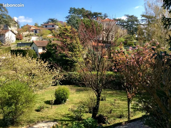 Maison 6 pièces 250 m²