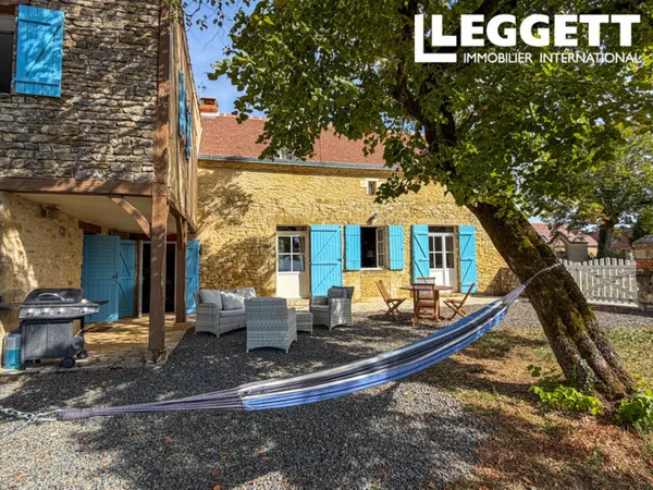 Périgord Noir, proche Sarlat : Ravissante maison de campagne sur les hauteurs, vue incroyable,